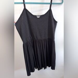 HEIMISH USA Black Textured V-Neck Midi Dress